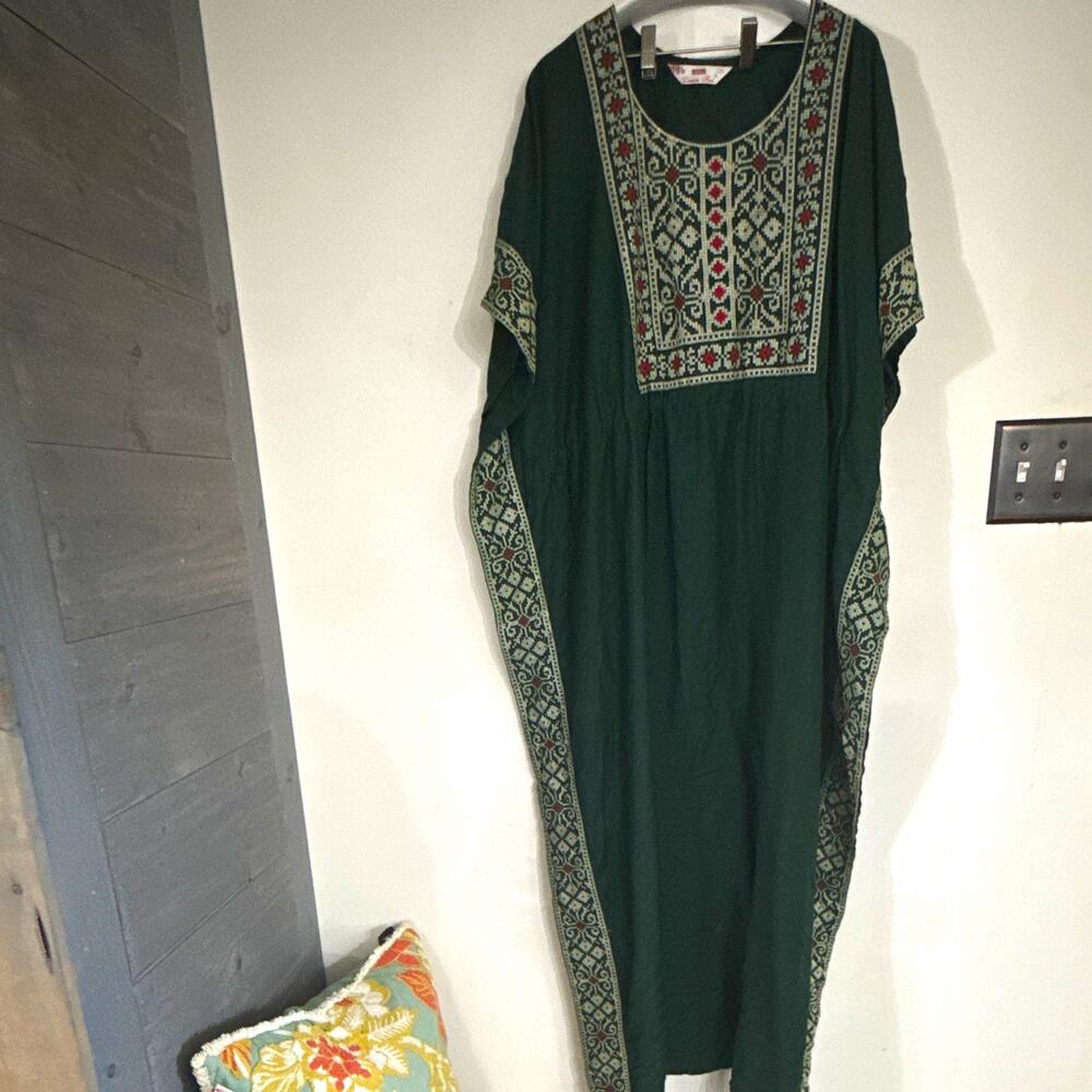 Dream Feel DFL Women’s XL Green Embroidered Kaftan Dress